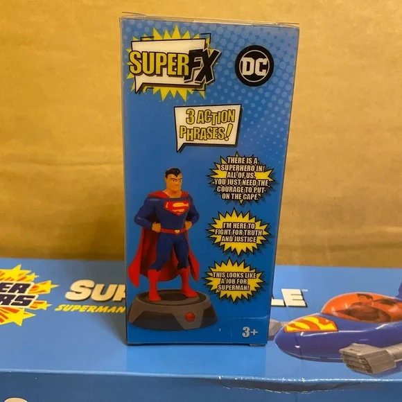 Superman Toy Bundle. Super FX Talking Superman Figure & Super Powers Supermobile - Picture 4 of 6